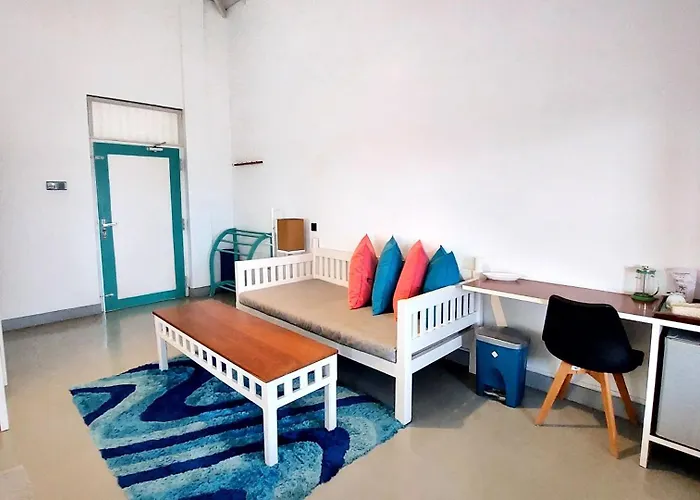 Neela's Beach Inn